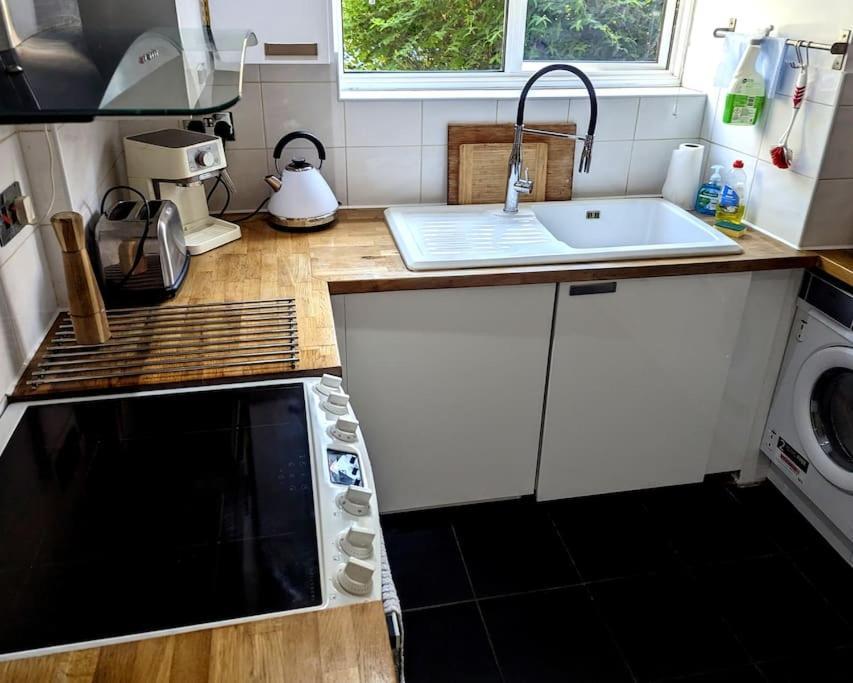 Apartament Charming 2-Bed Garden Flat Londyn Zewnętrze zdjęcie