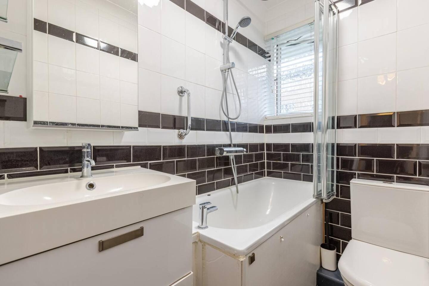 Apartament Charming 2-Bed Garden Flat Londyn Zewnętrze zdjęcie